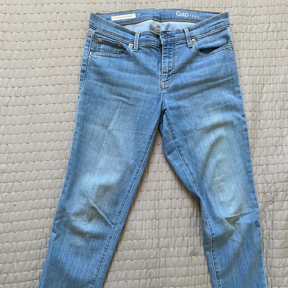 Gap Girlfriend Jean (medium indigo)